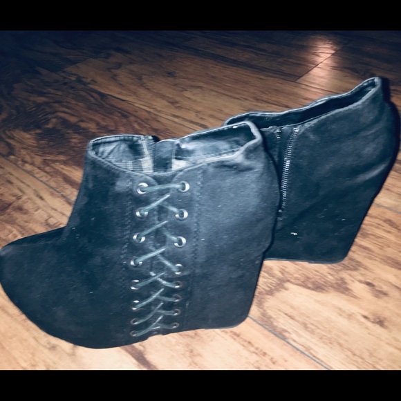 Apt 9 Suede Wedge Ankle Boot - Picture 3 of 3
